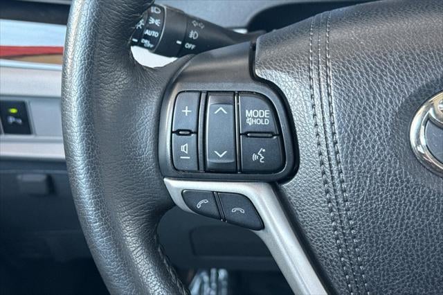 2019 Toyota Sienna XLE 8 Passenger