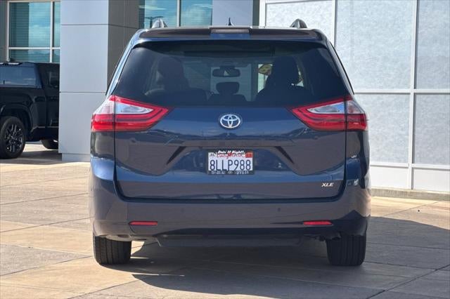 2019 Toyota Sienna XLE 8 Passenger