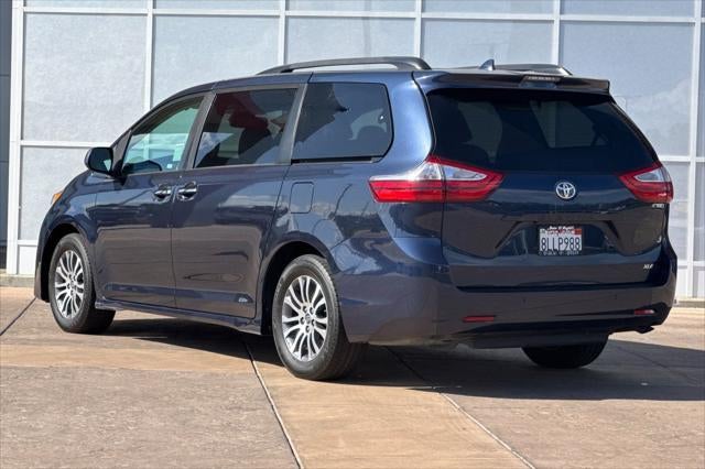 2019 Toyota Sienna XLE 8 Passenger