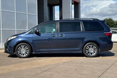 2019 Toyota Sienna XLE 8 Passenger