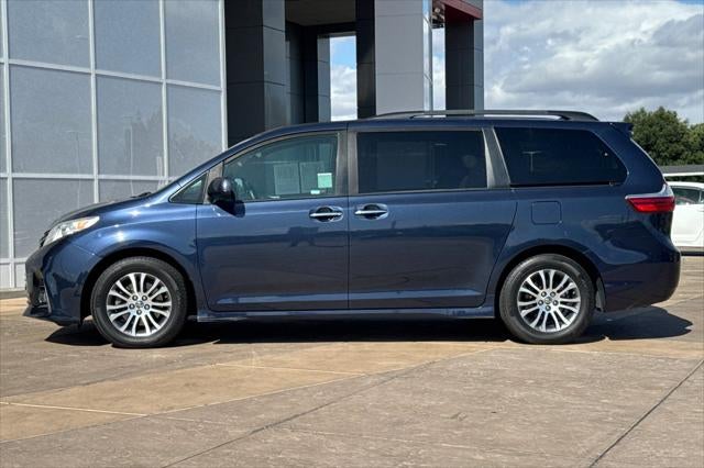 2019 Toyota Sienna XLE 8 Passenger