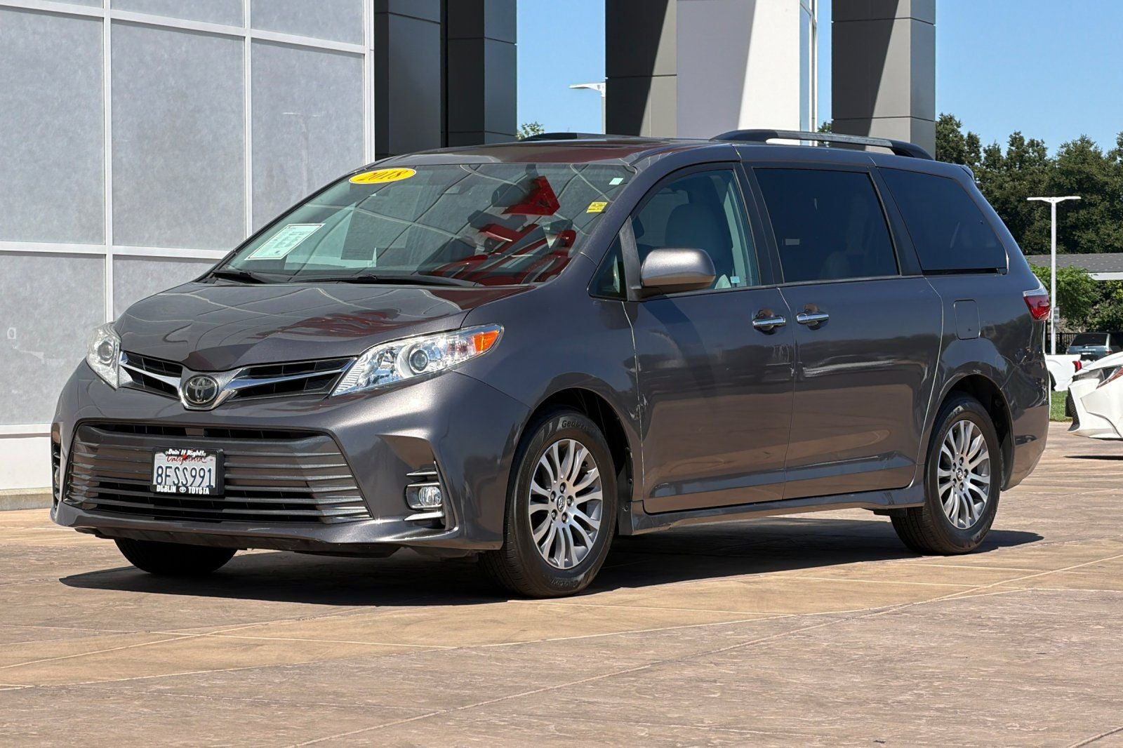 2018 Toyota Sienna XLE 8 Passenger