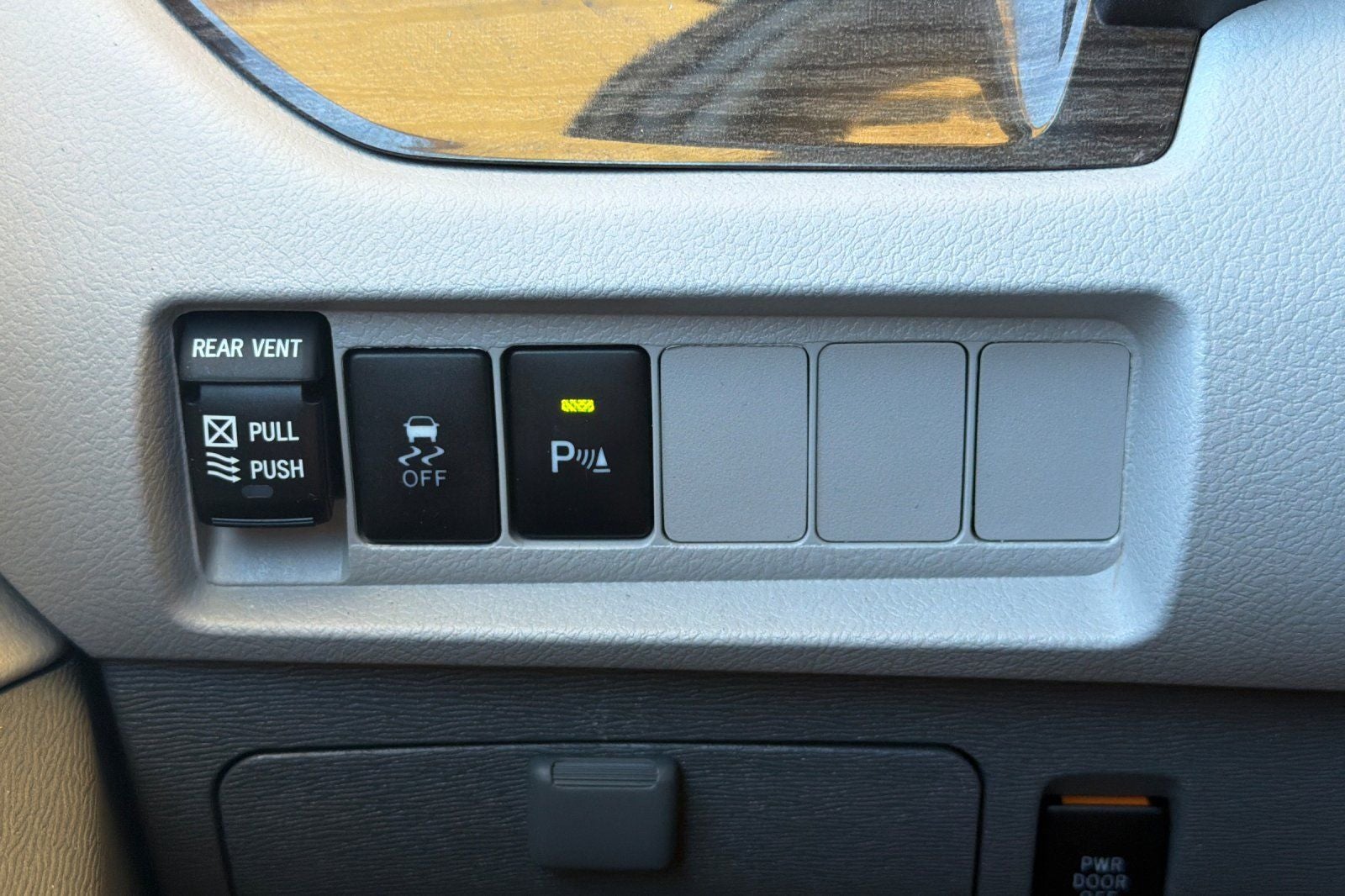 2018 Toyota Sienna XLE 8 Passenger