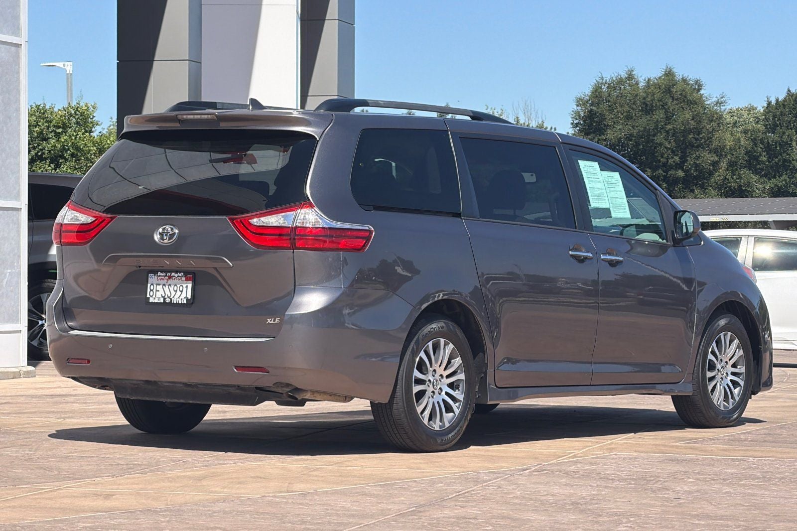 2018 Toyota Sienna XLE 8 Passenger