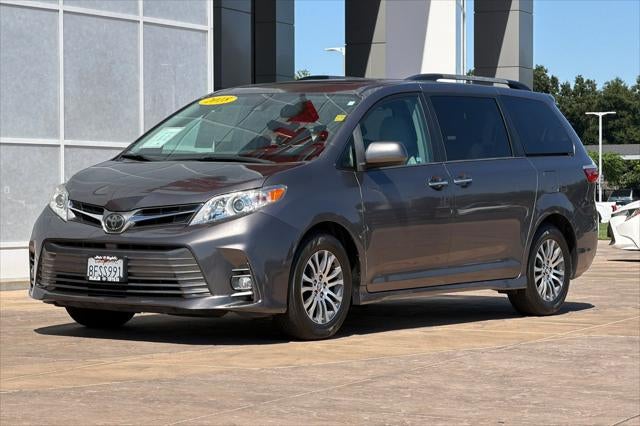 2018 Toyota Sienna XLE 8 Passenger