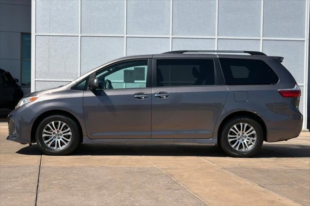 2018 Toyota Sienna XLE 8 Passenger
