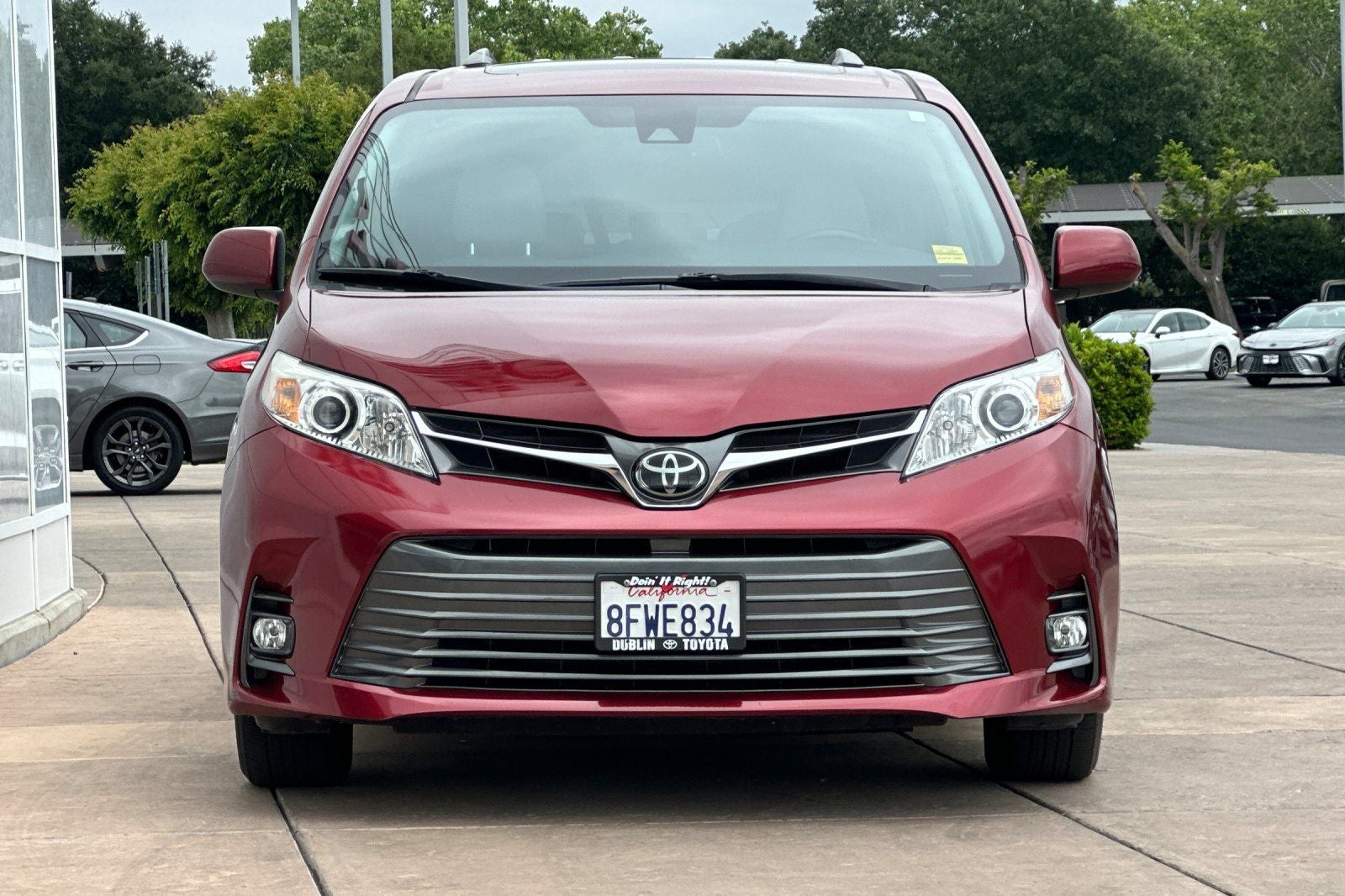 2018 Toyota Sienna XLE 8 Passenger