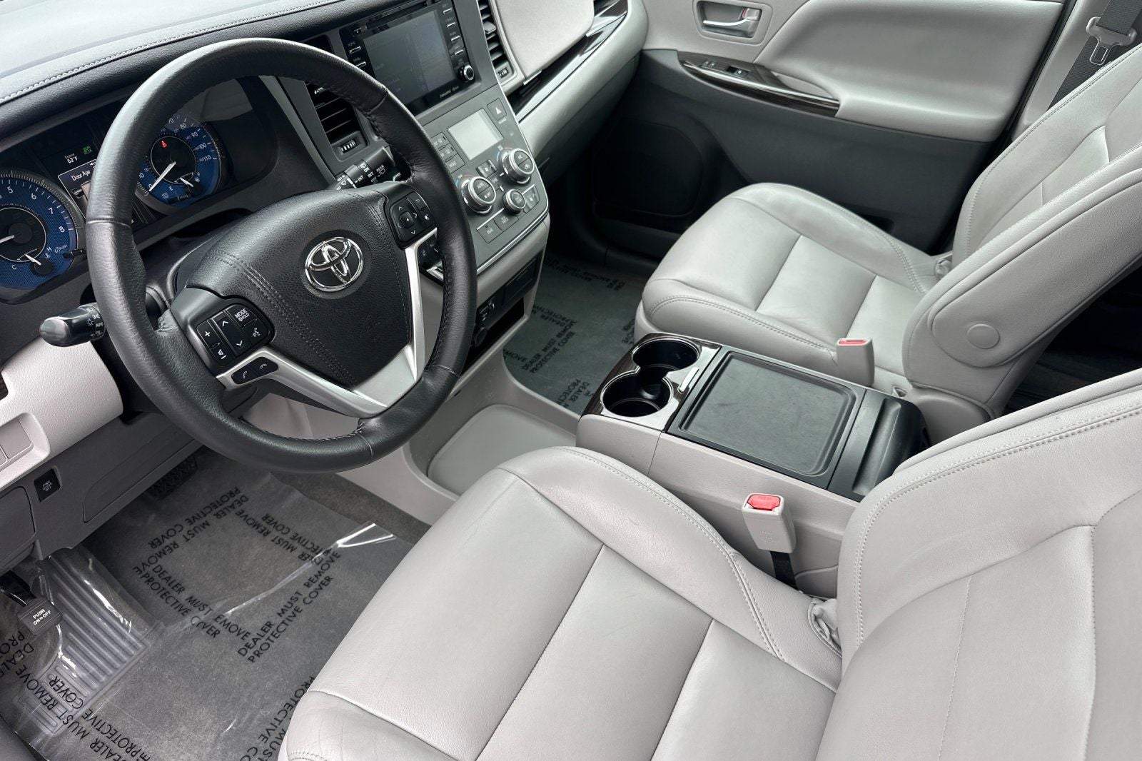 2018 Toyota Sienna XLE 8 Passenger
