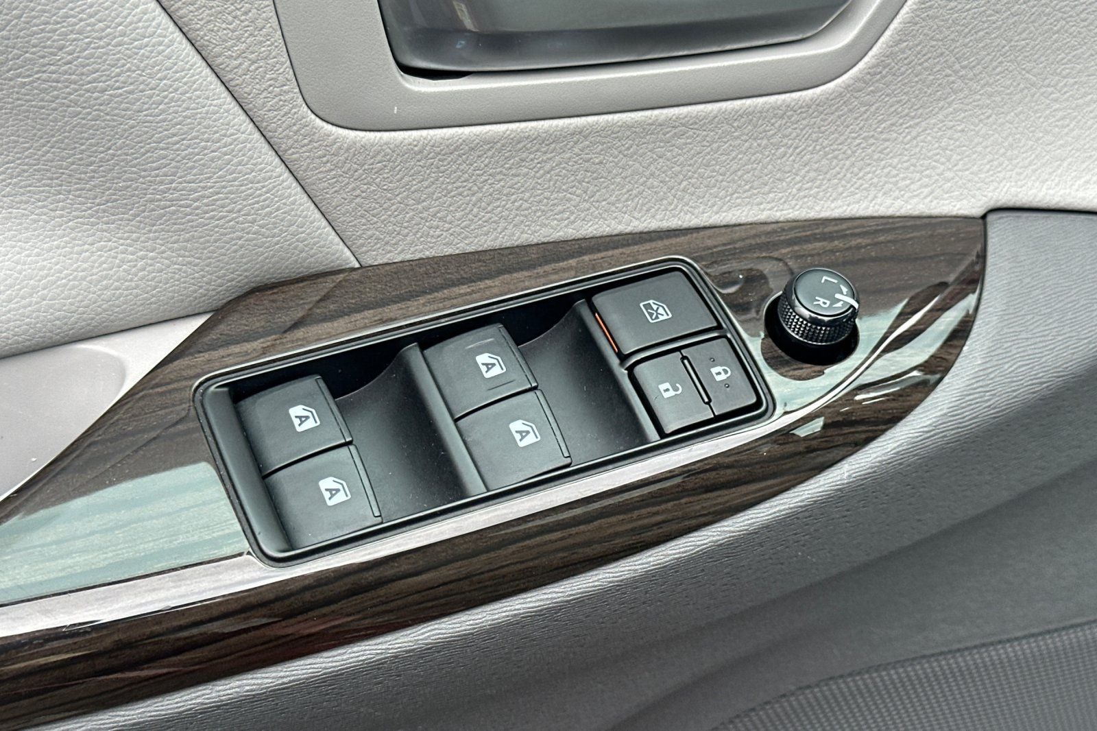 2018 Toyota Sienna XLE 8 Passenger