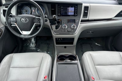 2018 Toyota Sienna XLE 8 Passenger