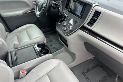 2018 Toyota Sienna XLE 8 Passenger
