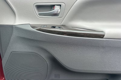 2018 Toyota Sienna XLE 8 Passenger
