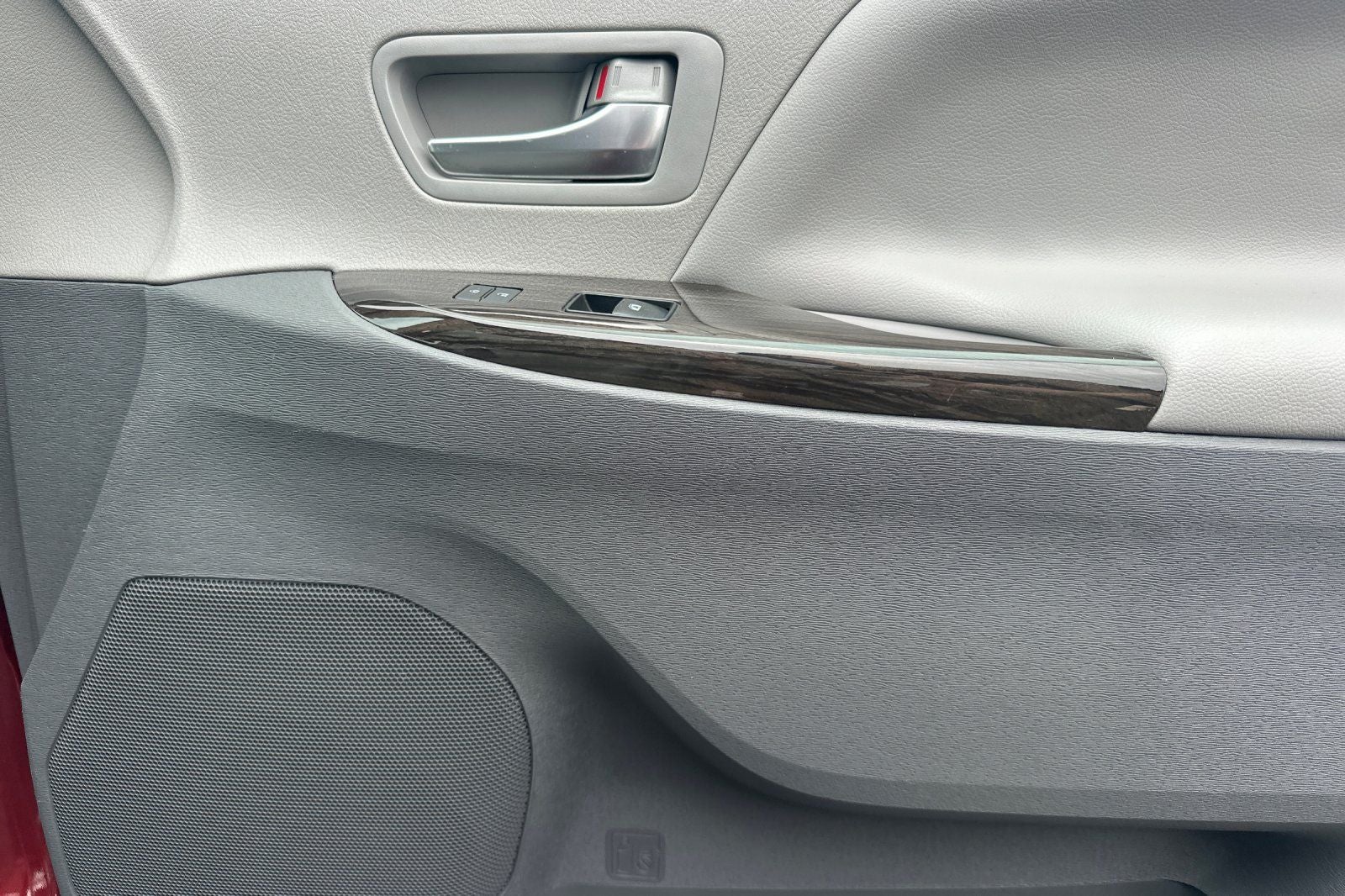 2018 Toyota Sienna XLE 8 Passenger