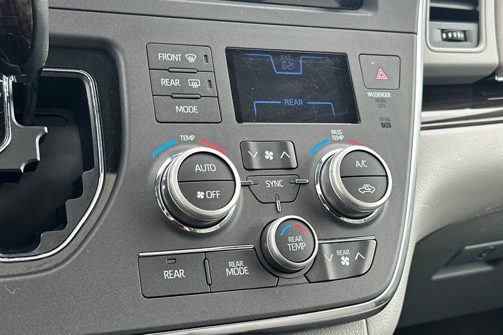 2018 Toyota Sienna XLE 8 Passenger