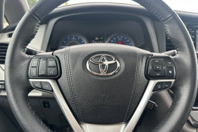 2018 Toyota Sienna XLE 8 Passenger