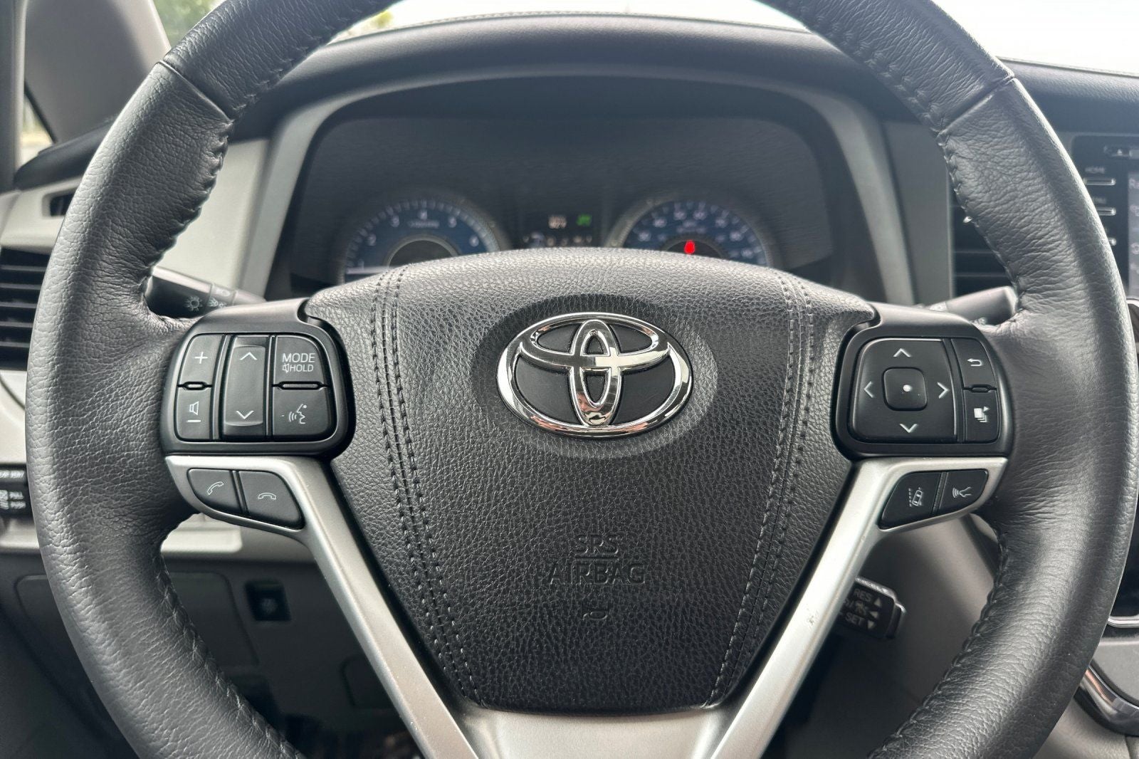 2018 Toyota Sienna XLE 8 Passenger