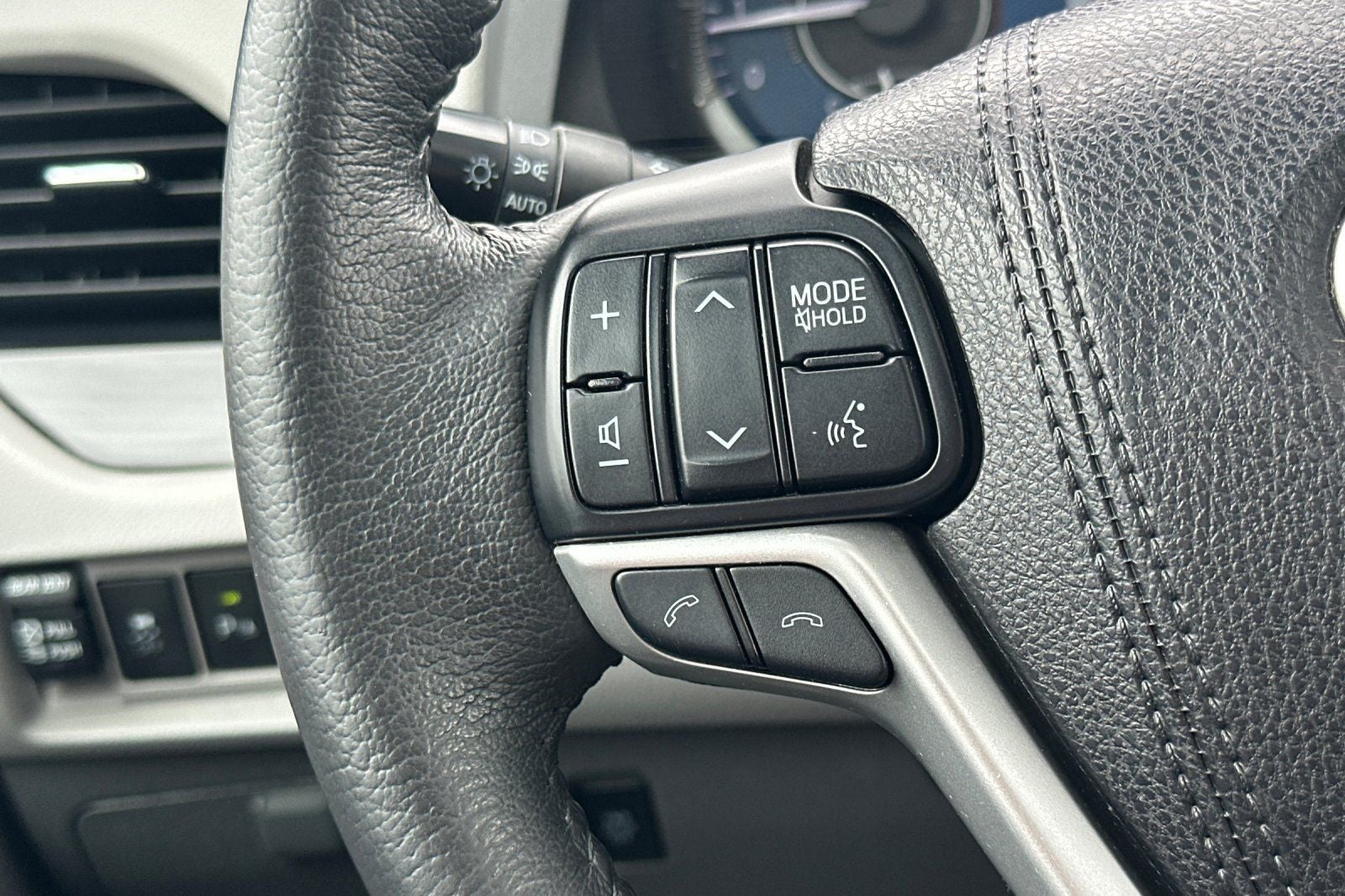 2018 Toyota Sienna XLE 8 Passenger