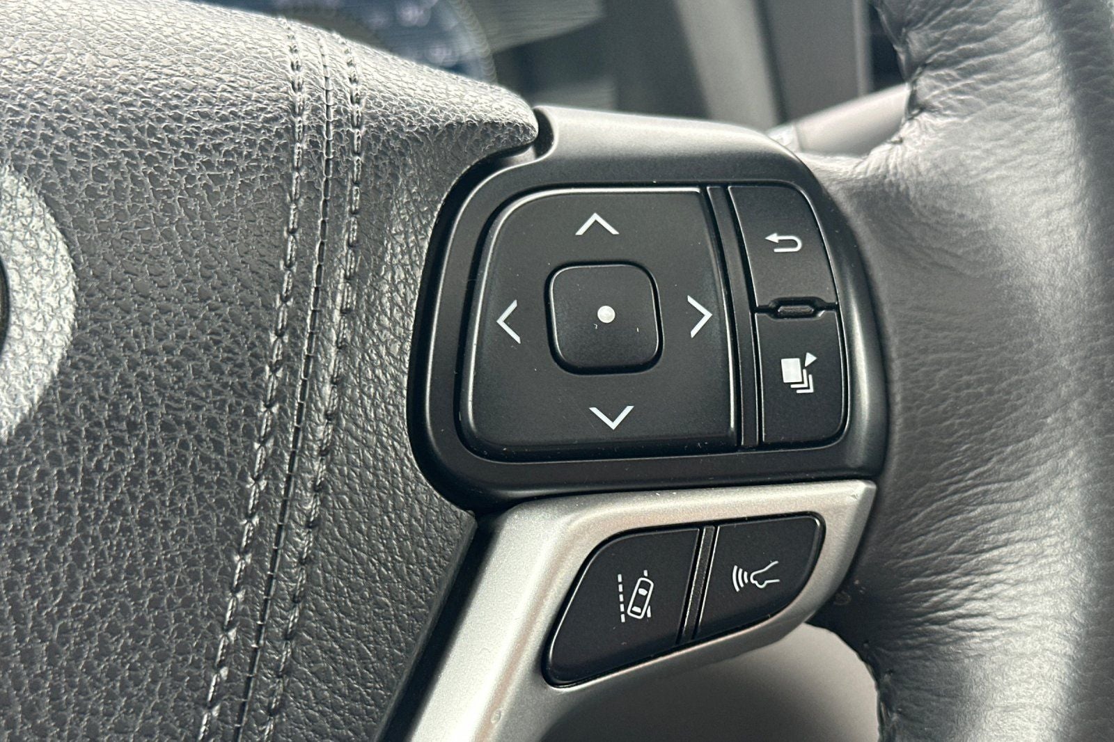 2018 Toyota Sienna XLE 8 Passenger