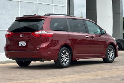 2018 Toyota Sienna XLE 8 Passenger