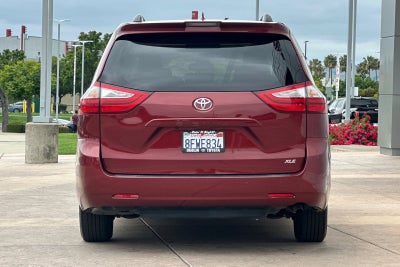 2018 Toyota Sienna XLE 8 Passenger