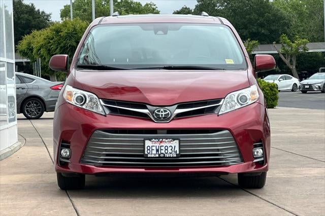 2018 Toyota Sienna XLE 8 Passenger