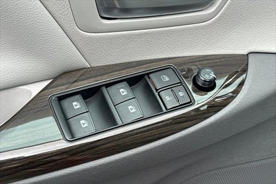 2018 Toyota Sienna XLE 8 Passenger