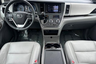 2018 Toyota Sienna XLE 8 Passenger