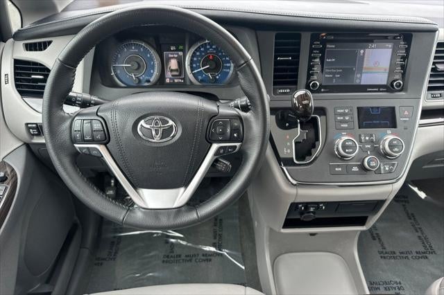 2018 Toyota Sienna XLE 8 Passenger