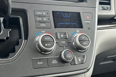 2018 Toyota Sienna XLE 8 Passenger