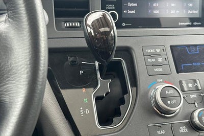 2018 Toyota Sienna XLE 8 Passenger