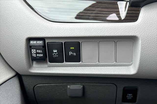2018 Toyota Sienna XLE 8 Passenger