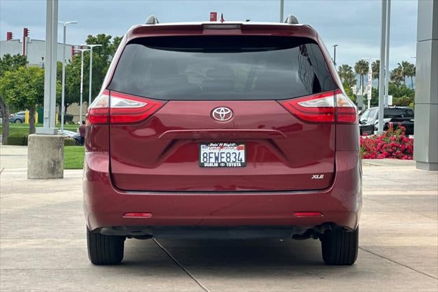 2018 Toyota Sienna XLE 8 Passenger