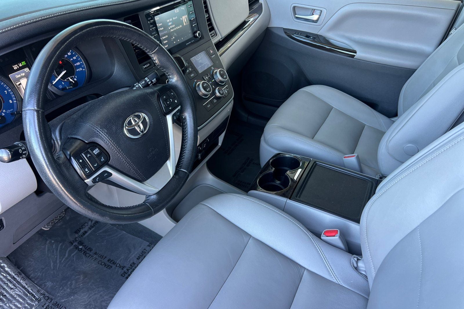 2020 Toyota Sienna XLE 8 Passenger