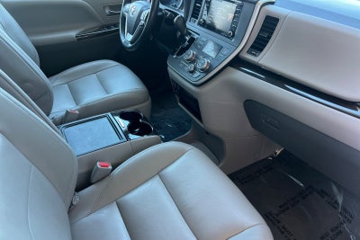 2020 Toyota Sienna XLE 8 Passenger