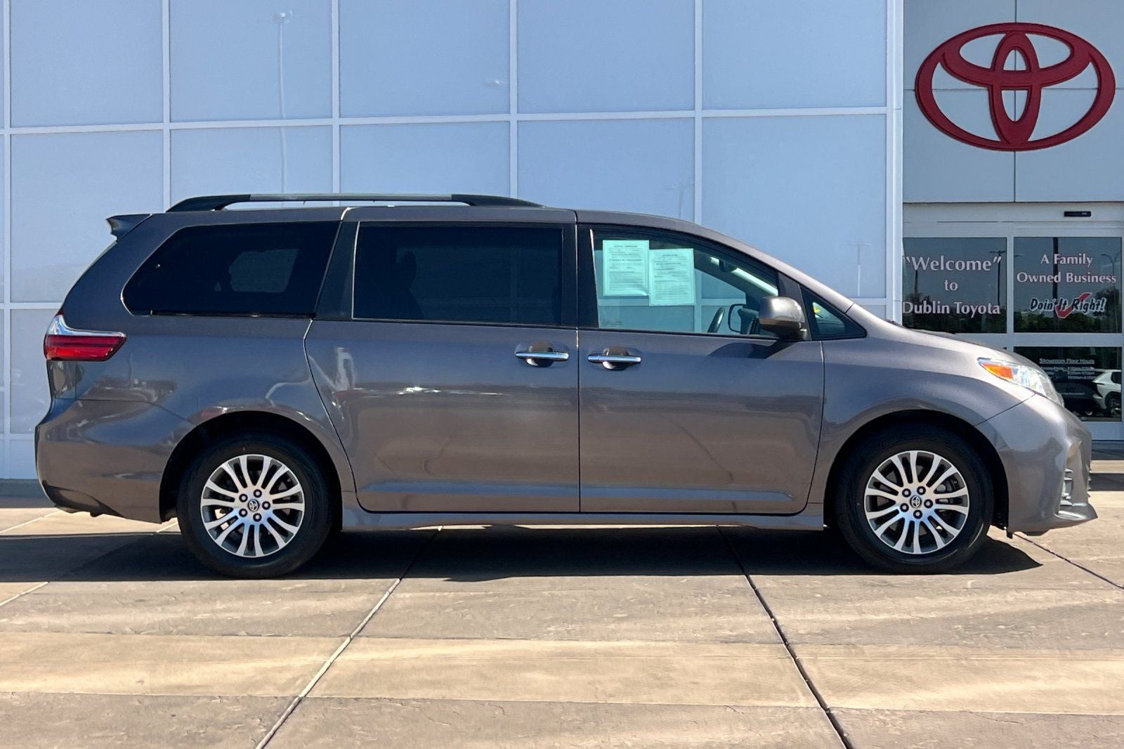 2020 Toyota Sienna XLE 8 Passenger