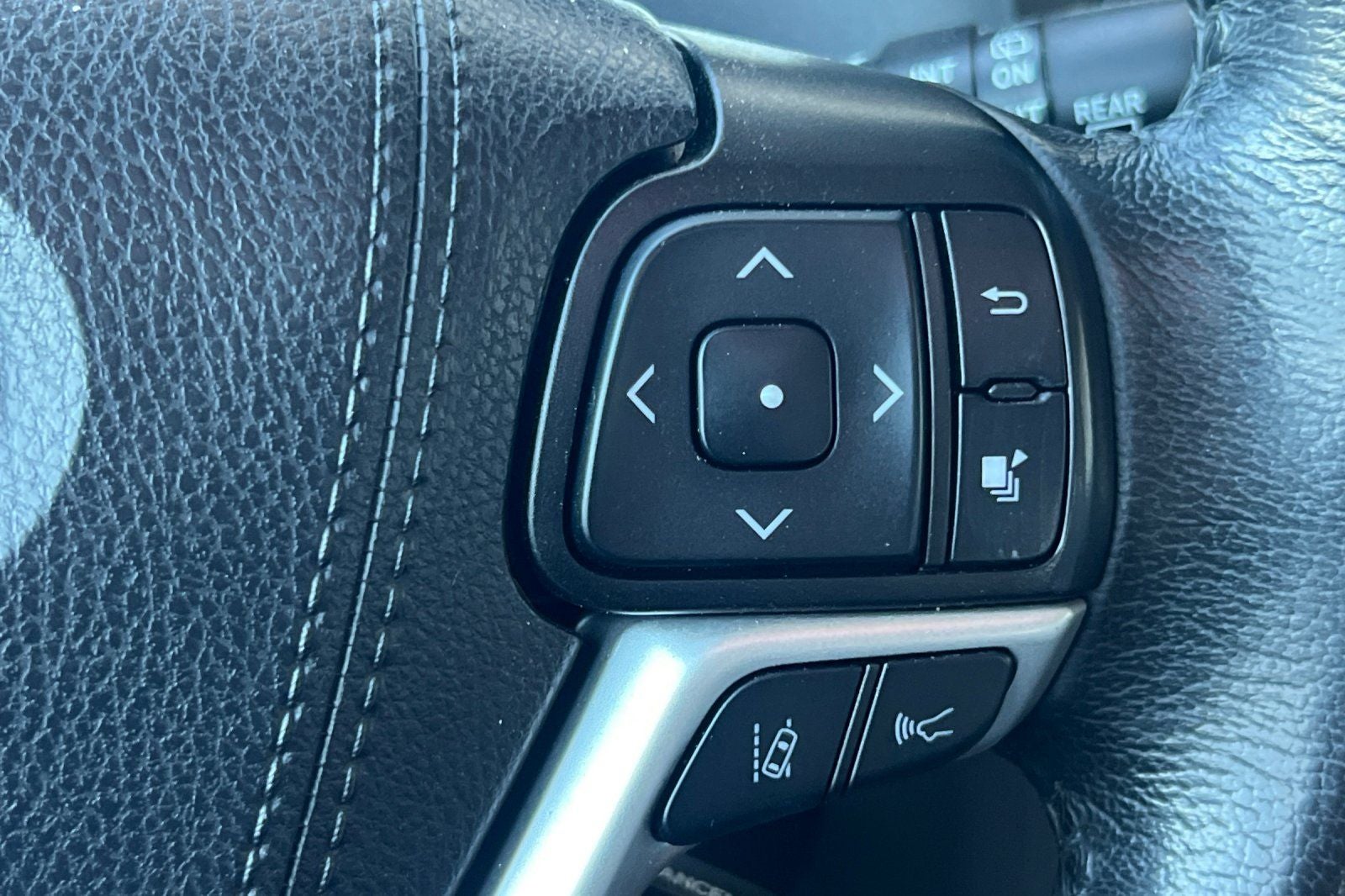 2020 Toyota Sienna XLE 8 Passenger