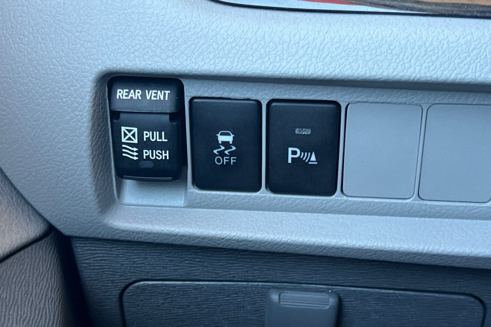 2020 Toyota Sienna XLE 8 Passenger