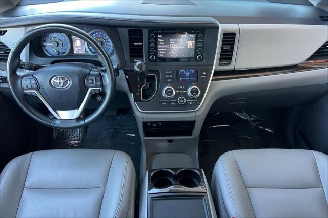 2020 Toyota Sienna XLE 8 Passenger