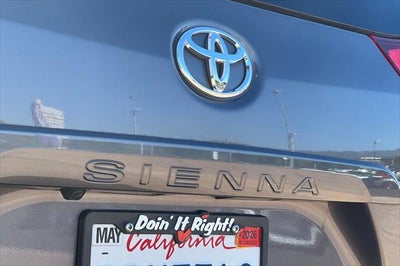 2020 Toyota Sienna XLE 8 Passenger