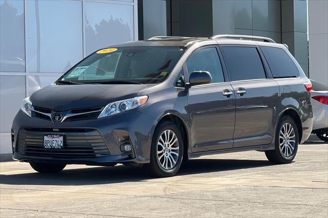 2020 Toyota Sienna XLE 8 Passenger