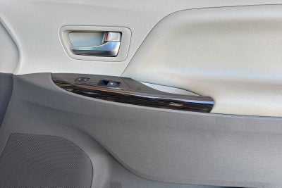 2020 Toyota Sienna XLE 8 Passenger