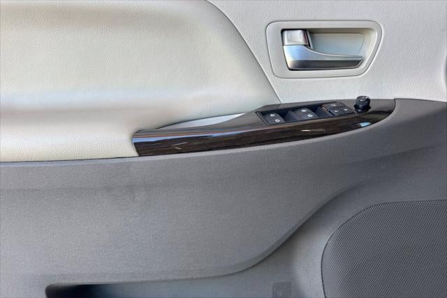 2020 Toyota Sienna XLE 8 Passenger