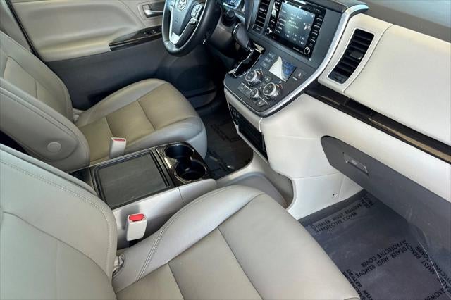 2020 Toyota Sienna XLE 8 Passenger