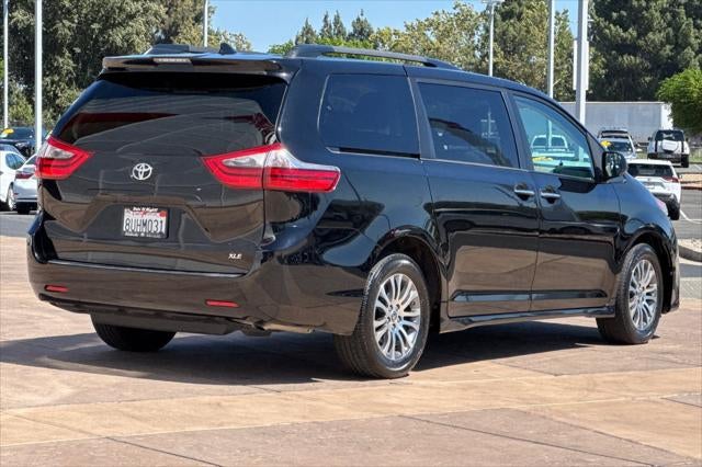 2020 Toyota Sienna XLE 8 Passenger
