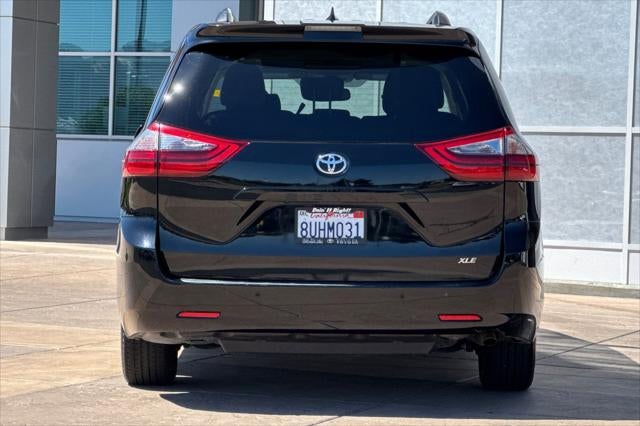 2020 Toyota Sienna XLE 8 Passenger