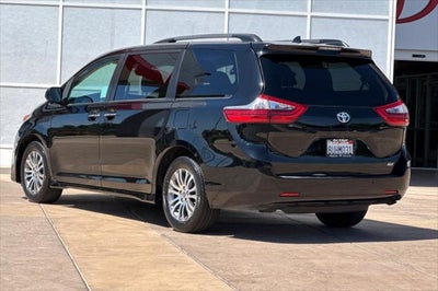 2020 Toyota Sienna XLE 8 Passenger