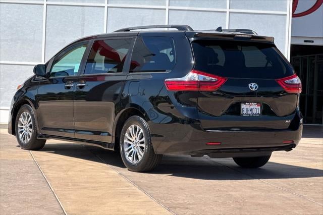 2020 Toyota Sienna XLE 8 Passenger