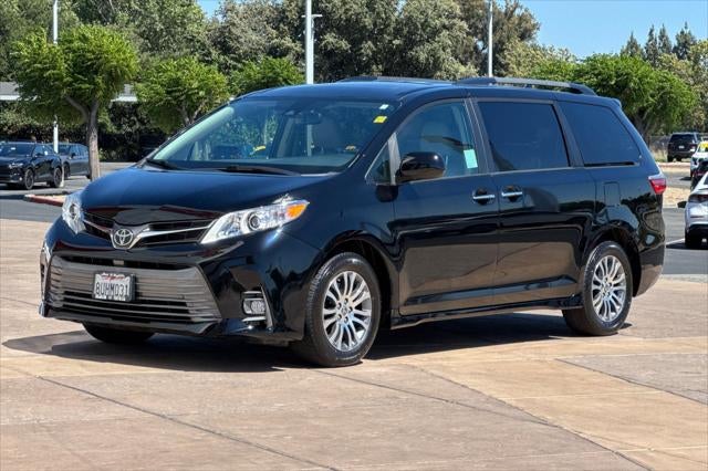2020 Toyota Sienna XLE 8 Passenger