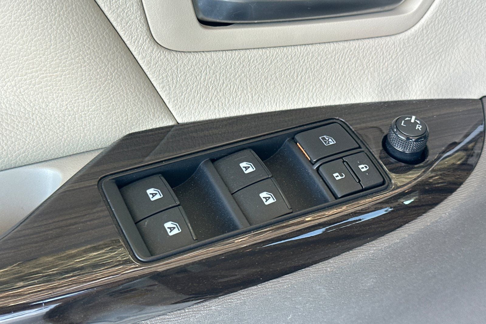 2020 Toyota Sienna XLE 8 Passenger