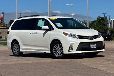 2020 Toyota Sienna XLE 8 Passenger